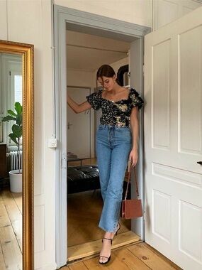 Bell sleeve crop top